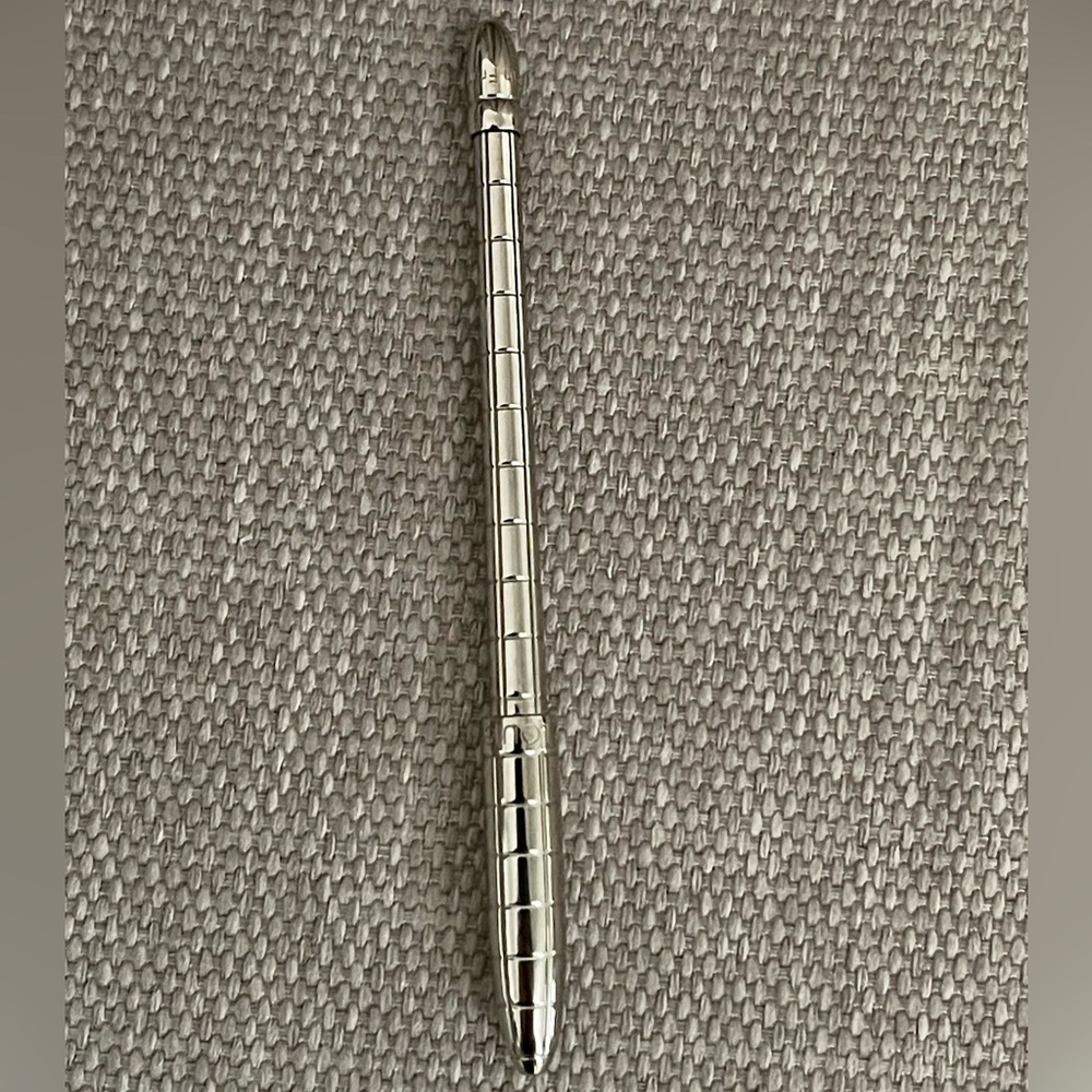 ⭐️COA⭐️LOUIS VUITTON Stilo Agenda Silver Tone Ballpoint Pen 💯Authentic